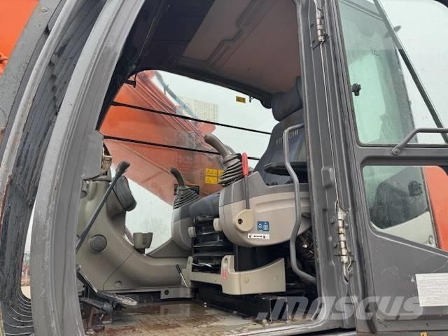 Hitachi ZX 350 LC N Pásové rýpadlá