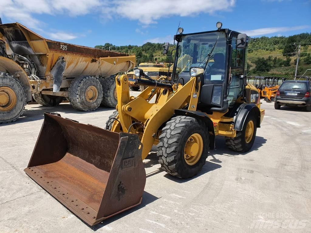 CAT 907 H Kolesové nakladače