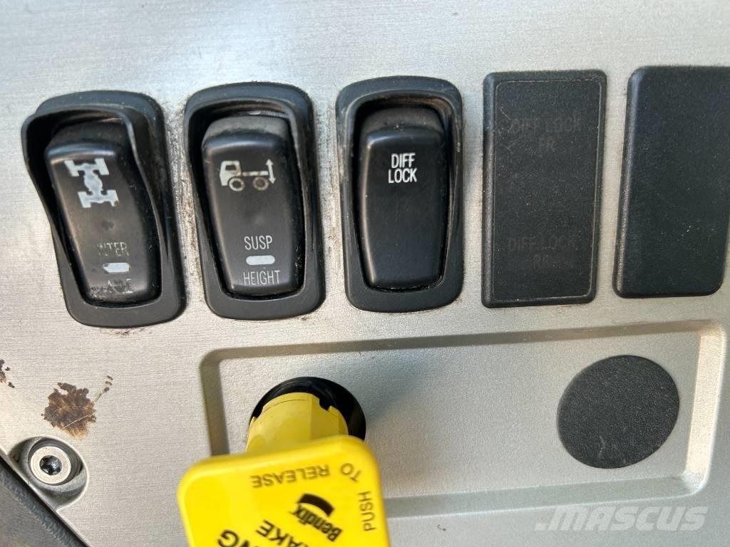 Mack GU813 Sklápače