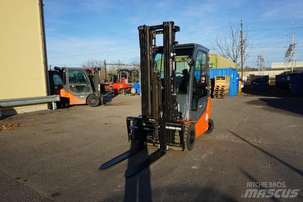 Toyota 9FBM35T Akumulátorové vozíky