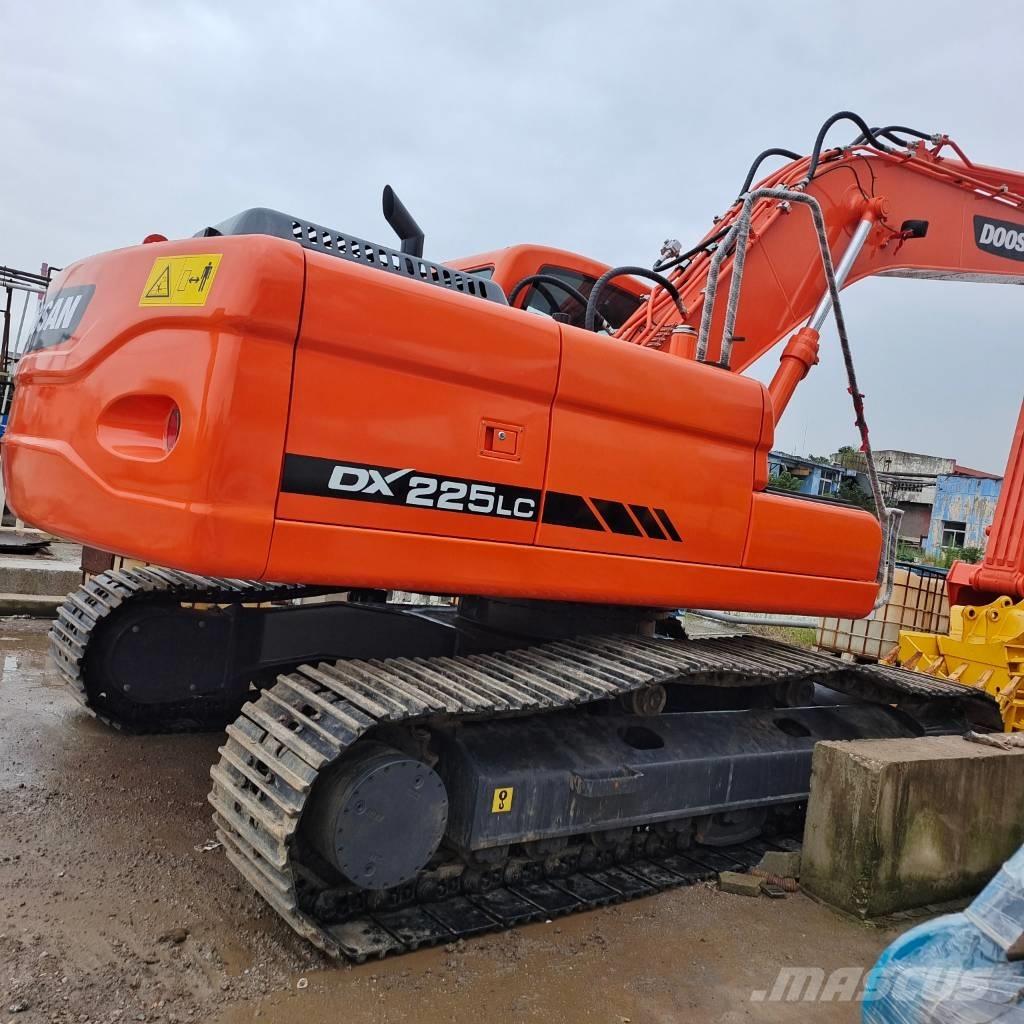 Doosan DX 225 LC Pásové rýpadlá