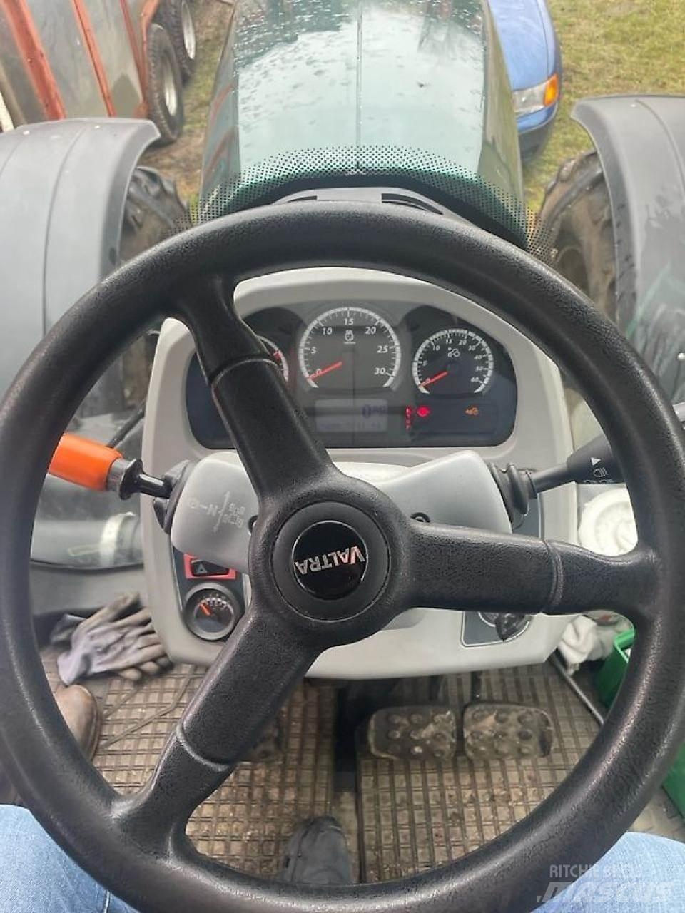 Valtra T 174 E Traktory
