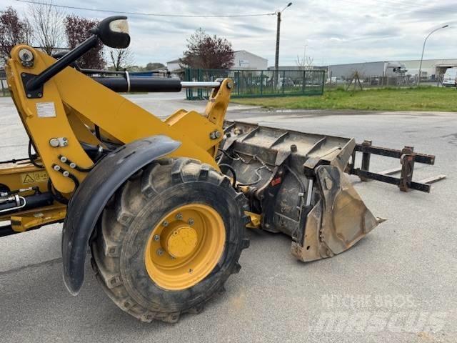 CAT 908 M Kolesové nakladače