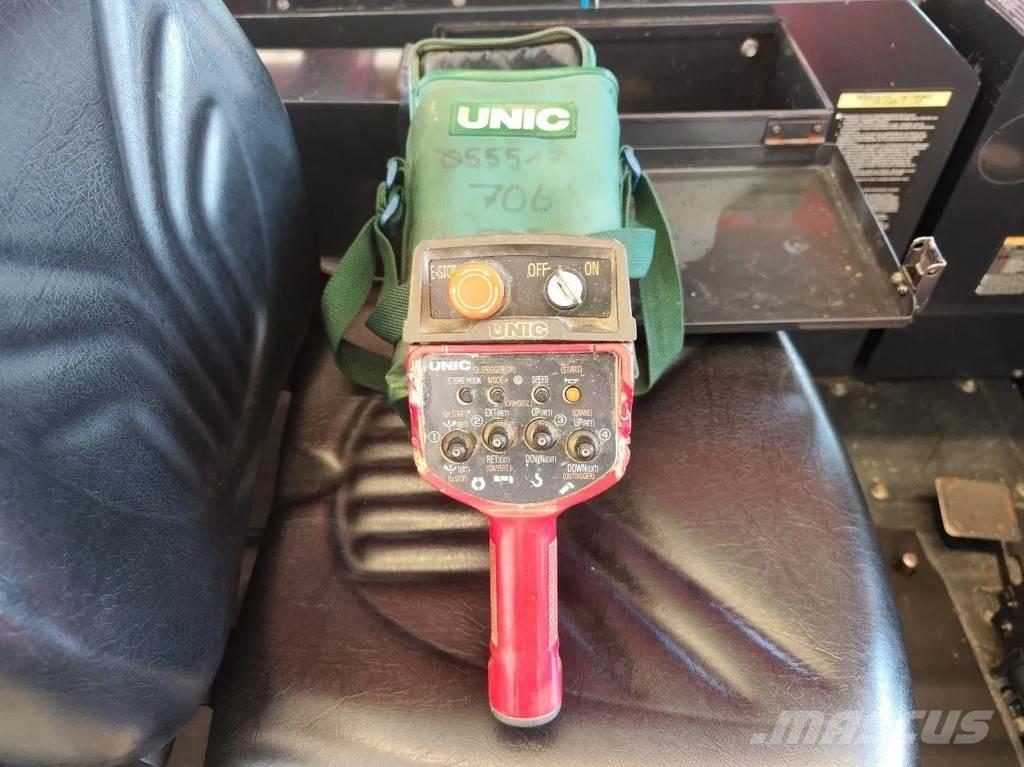Unic URW 706 CDE Pásové žeriavy
