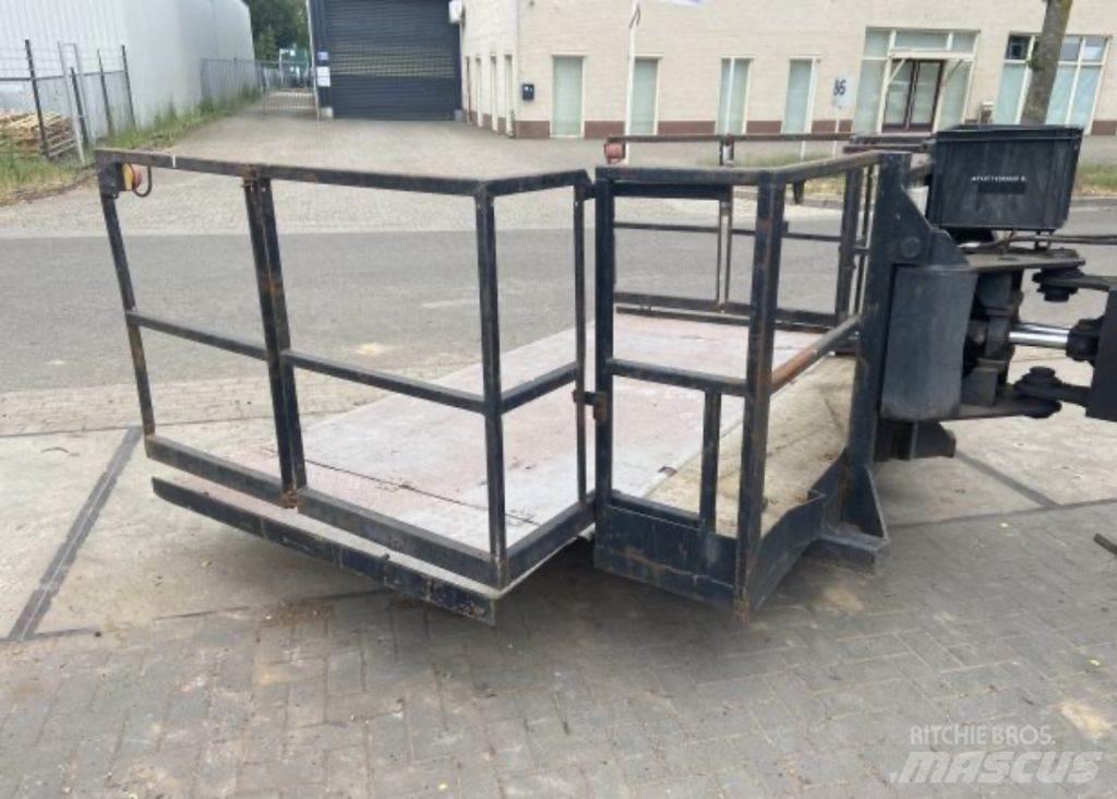 Manitou MRT2540 Teleskopické manipulátory