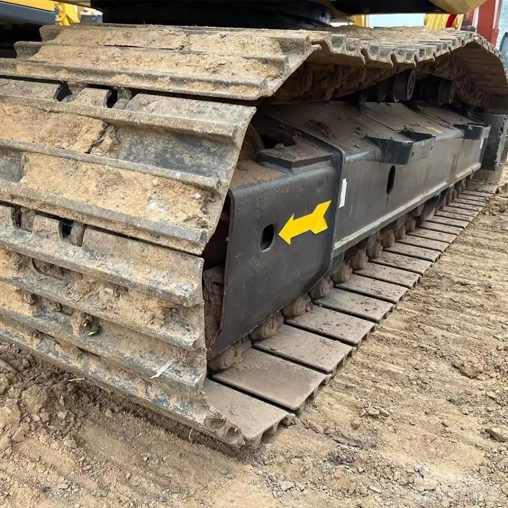 Komatsu PC 220 Pásové rýpadlá
