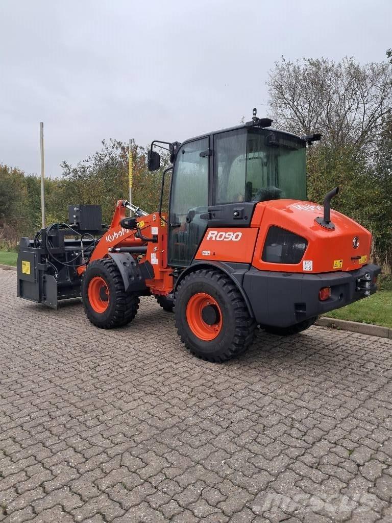 Kubota R 090 Kolesové nakladače