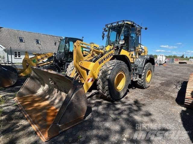Komatsu WA200-8 Kolesové nakladače