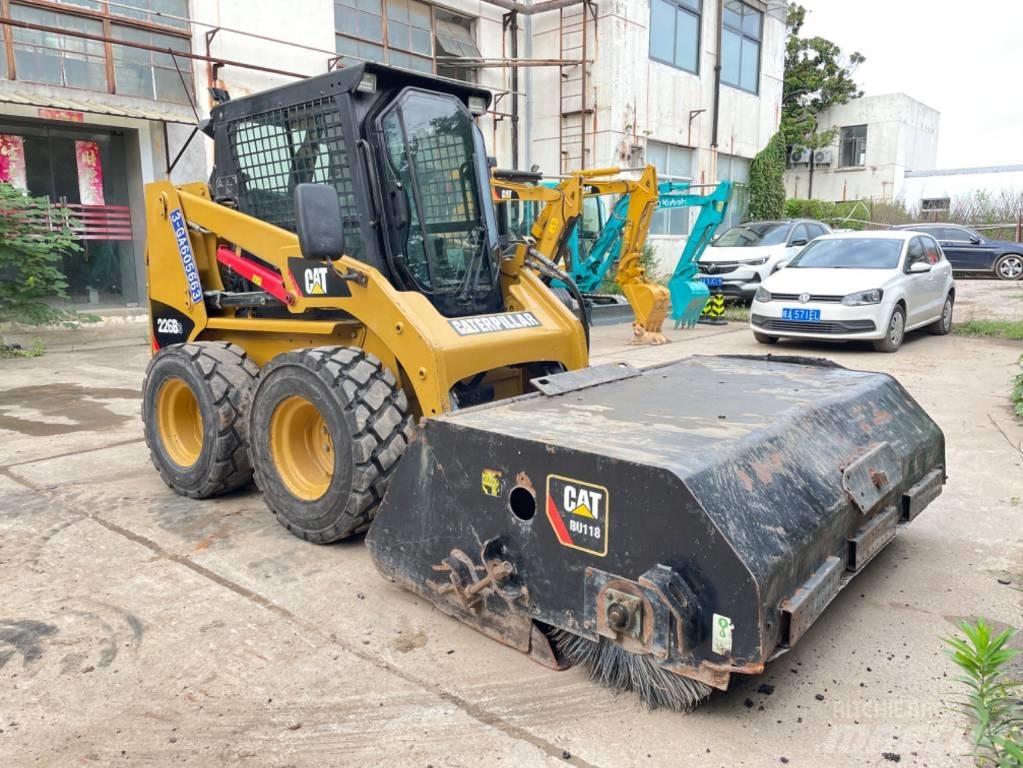 CAT 226B Šmykom riadené nakladače