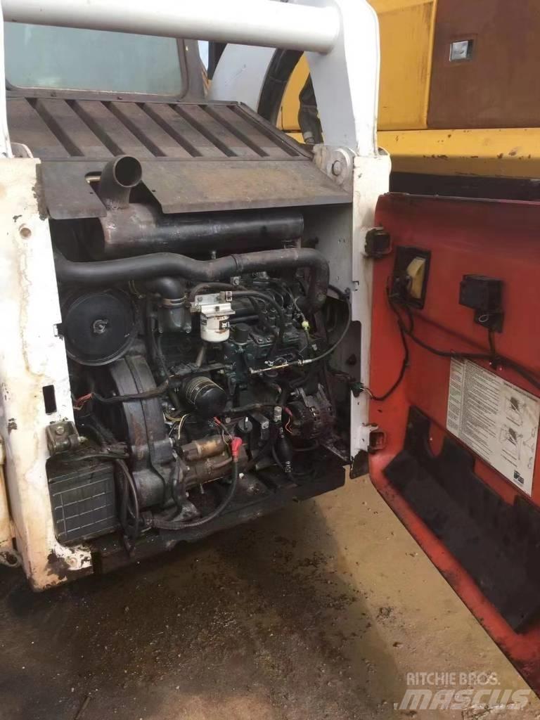 Bobcat S 300 Šmykom riadené nakladače