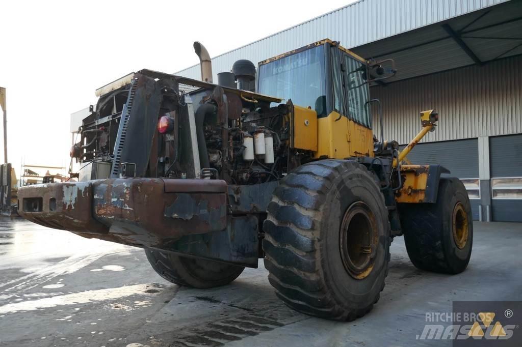 Komatsu WA470-6 Kolesové nakladače