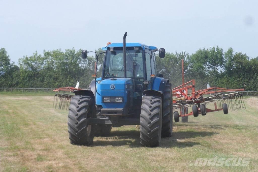 New Holland 8340 Traktory