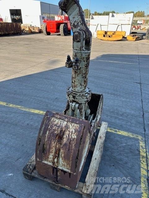 Atlas 580 kg Drapáky