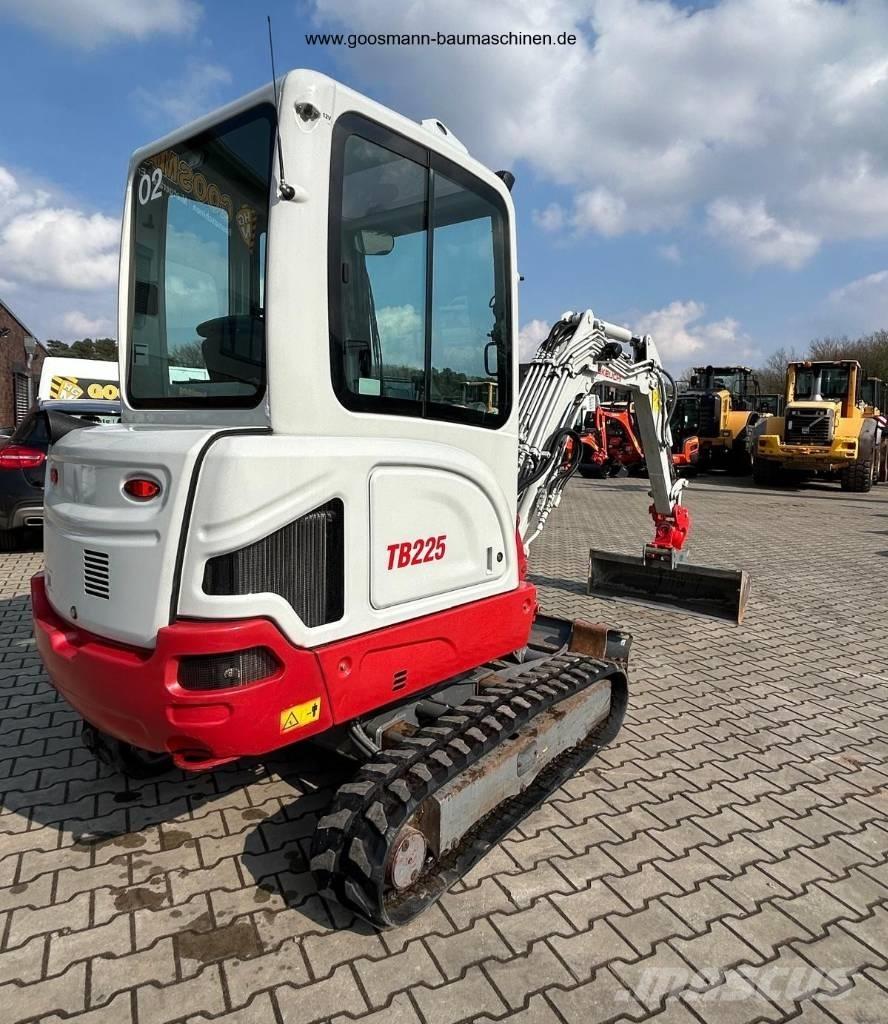Takeuchi TB 225 Mini rýpadlá < 7t