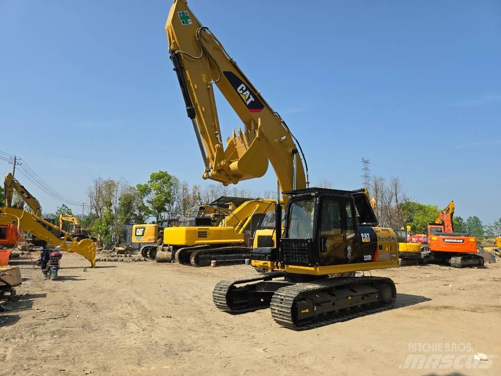 CAT 320D2 Pásové rýpadlá