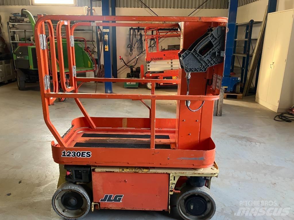 JLG 1230 ES Vertikálne stĺpové výťahy