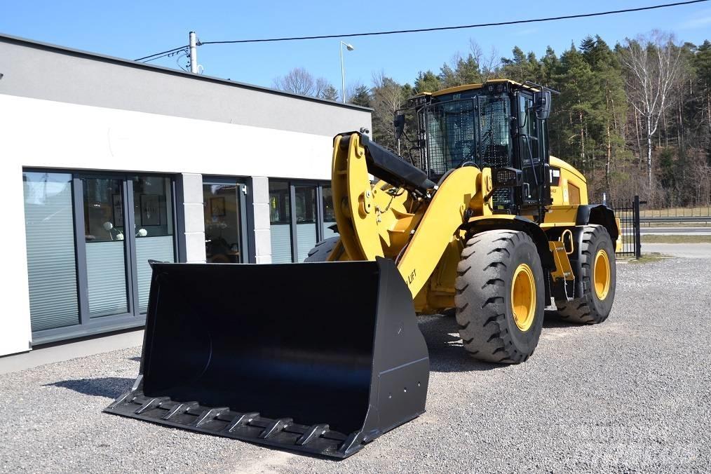 CAT 938 M Kolesové nakladače
