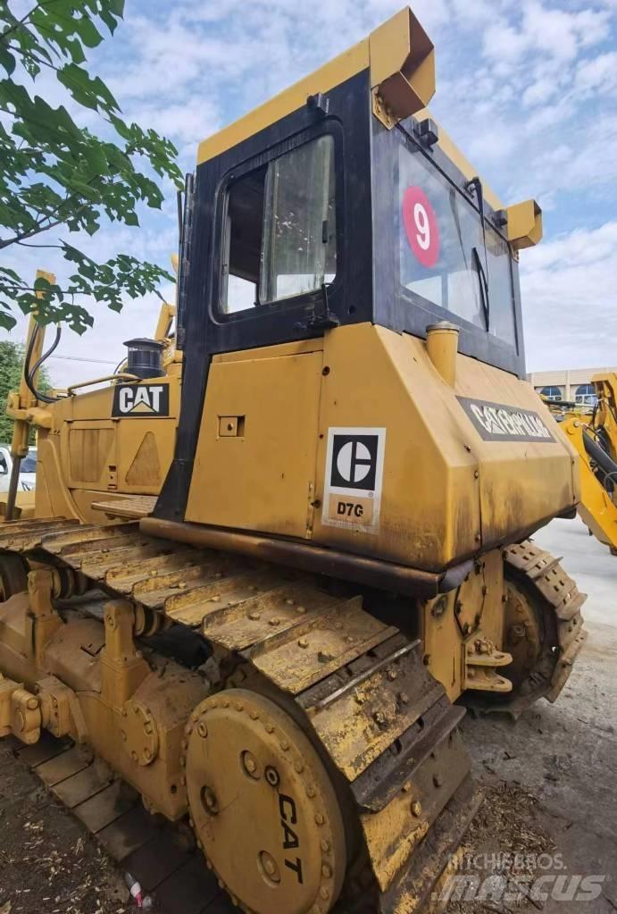 CAT D 7 G Pásové dozéry