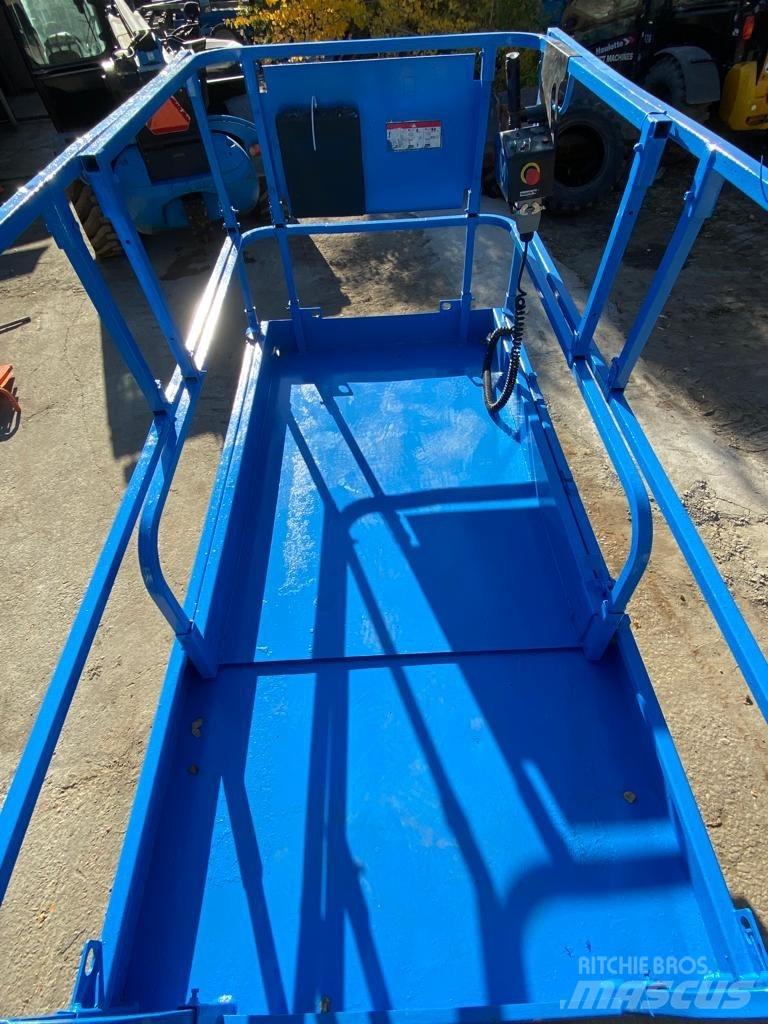 Haulotte Compact 12 Nožnicové zdvíhacie plošiny