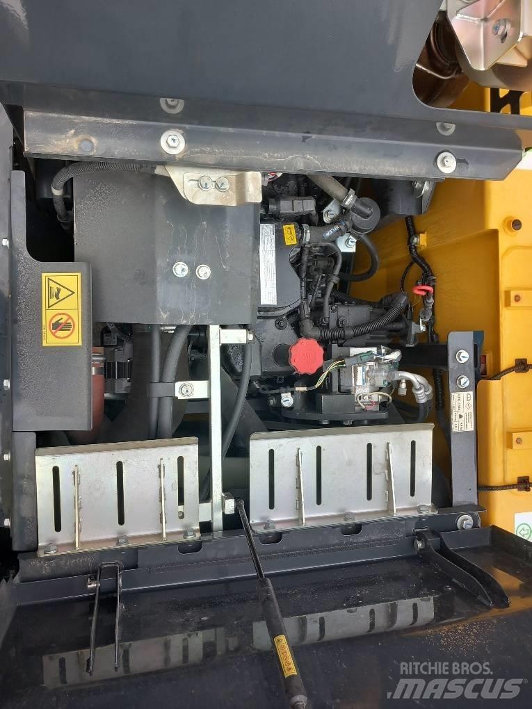 Komatsu PW160-11E0 Kolesové rýpadlá