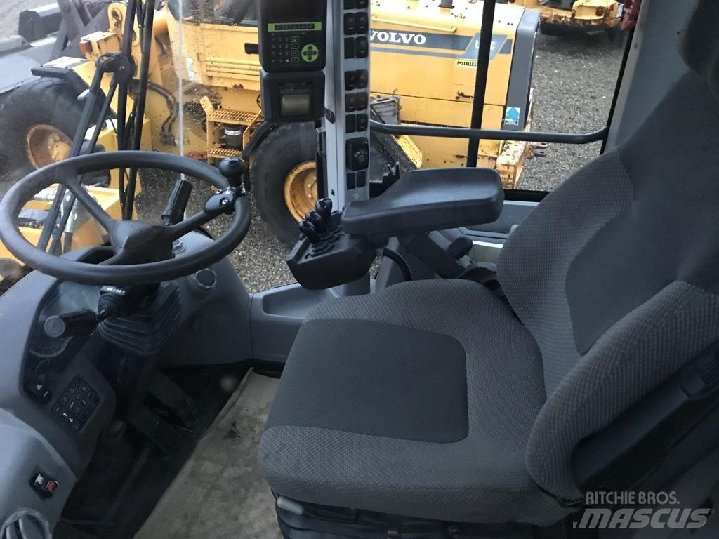 Volvo L120H Kolesové nakladače