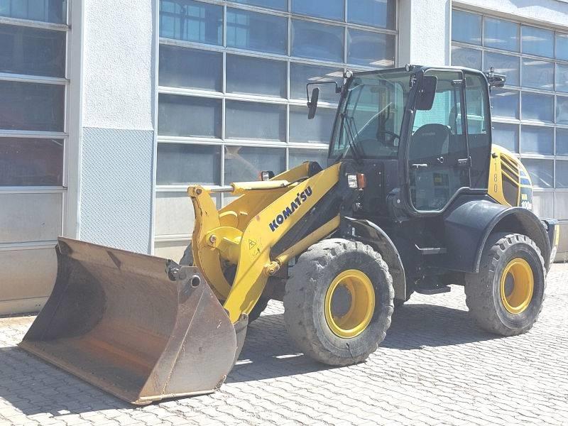 Komatsu WA 100 M-7 Šmykom riadené nakladače