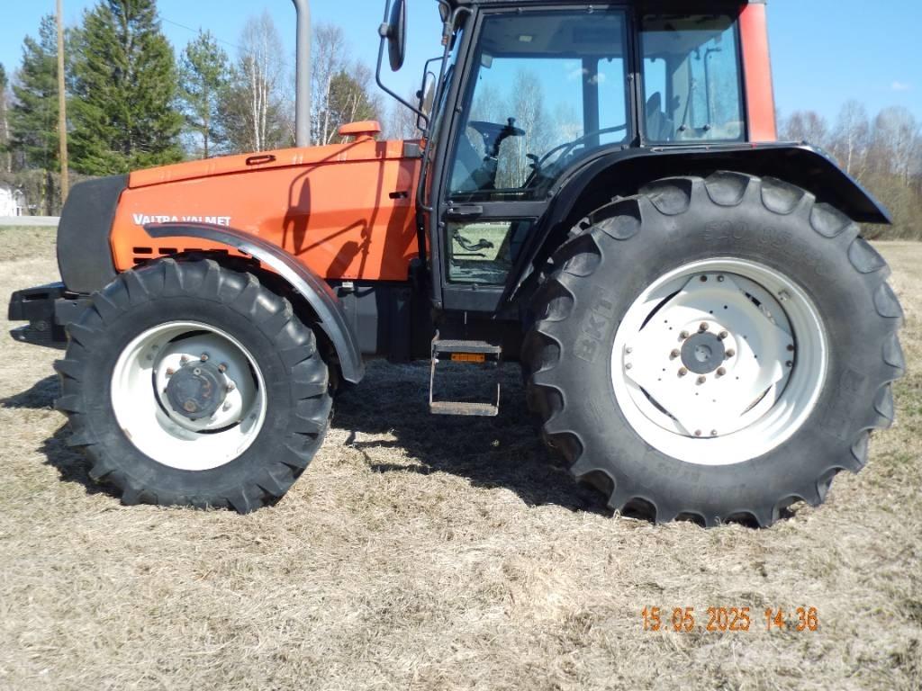 Valtra Valmet 8400 Traktory