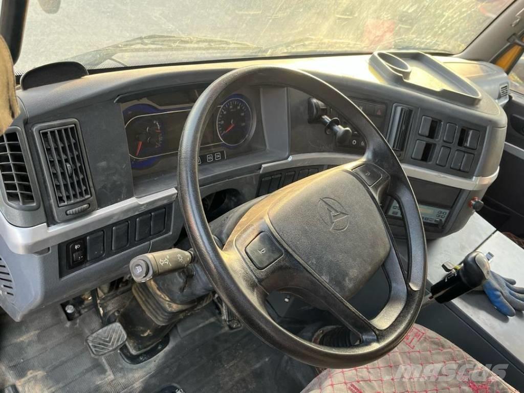 Sany STC250C5-2 Univerzálne terénne žeriavy