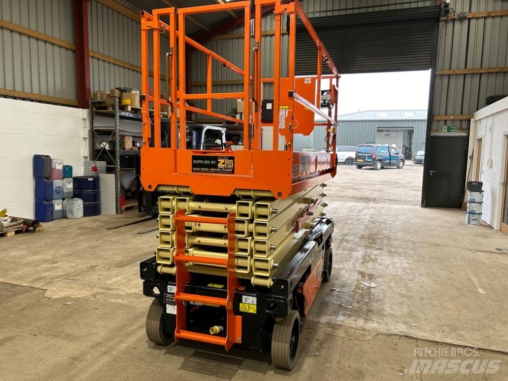 JLG 4045R Nožnicové zdvíhacie plošiny