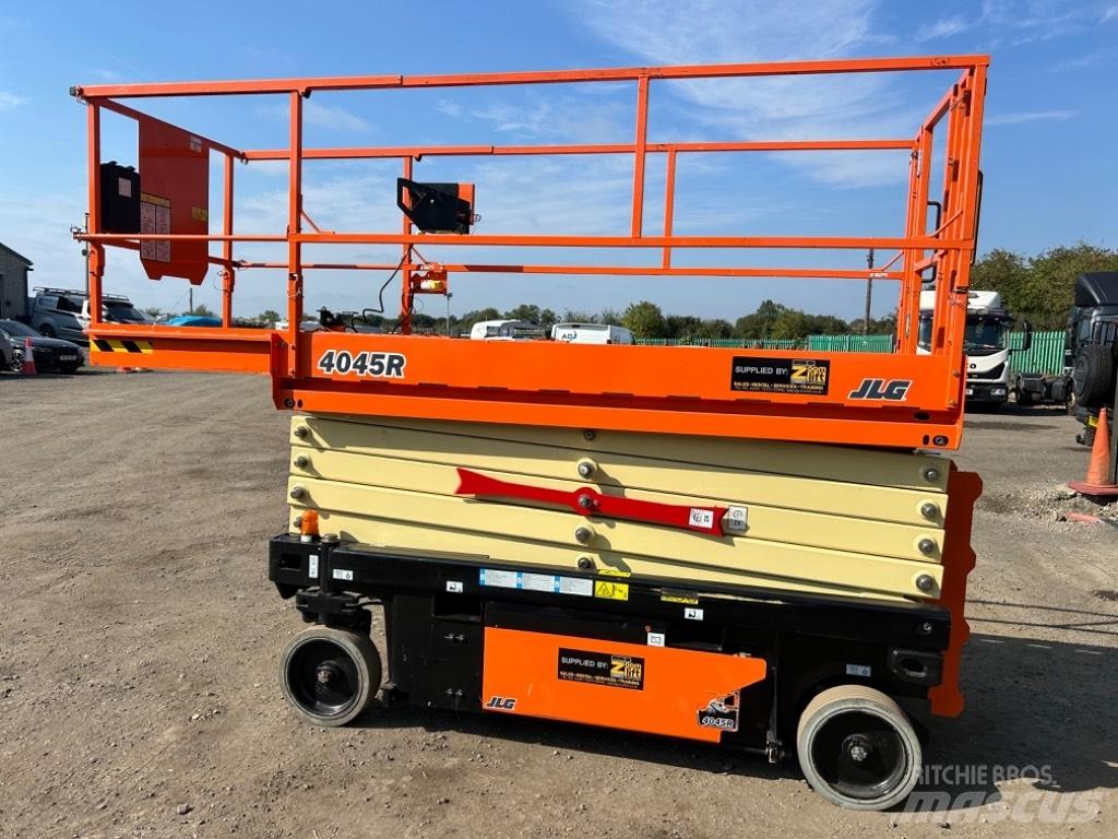 JLG 4045R Nožnicové zdvíhacie plošiny