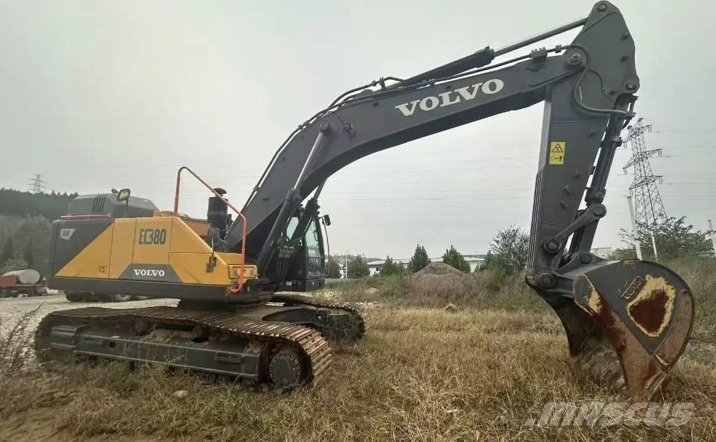 Volvo 380 Pásové rýpadlá