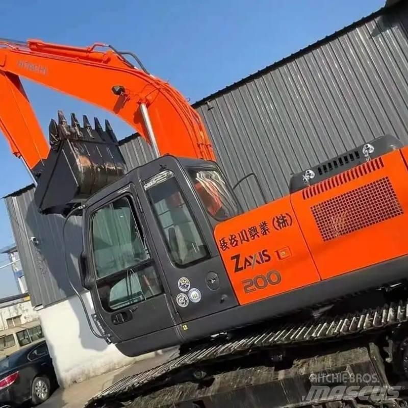Hitachi ZX 200 Pásové rýpadlá
