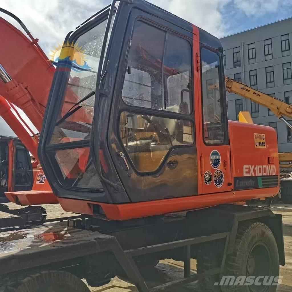 Hitachi EX 100 W D Kolesové rýpadlá