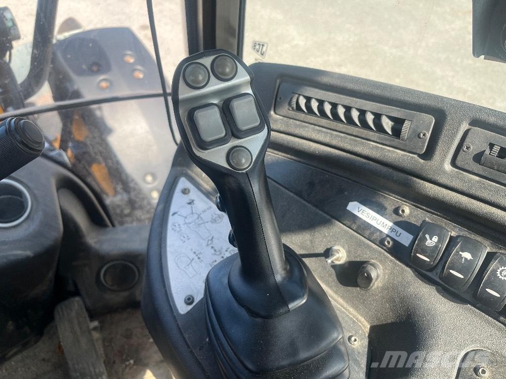 JCB 409 / Myyty, Sold Kolesové nakladače