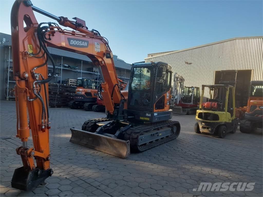 Doosan DX85R-3 Midi rýpadlá 7 t - 12 t