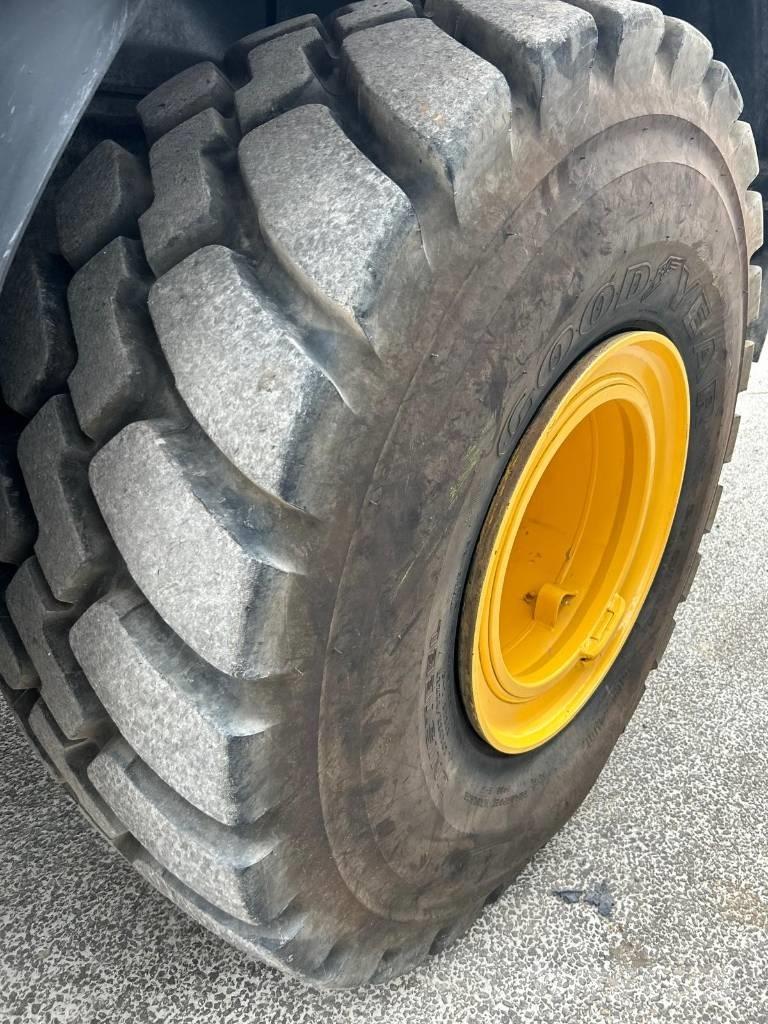 Komatsu WA 475-10E0 Kolesové nakladače