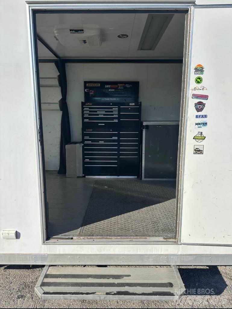  InTech Car Hauler Návesy na prepravu automobilov