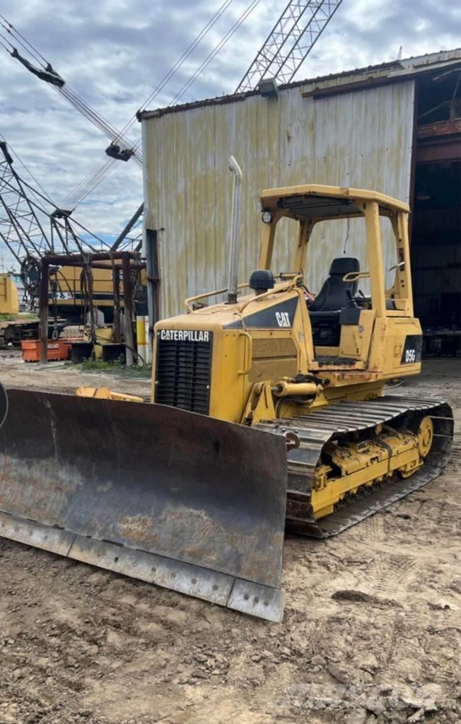 CAT D 5 G LGP Pásové dozéry