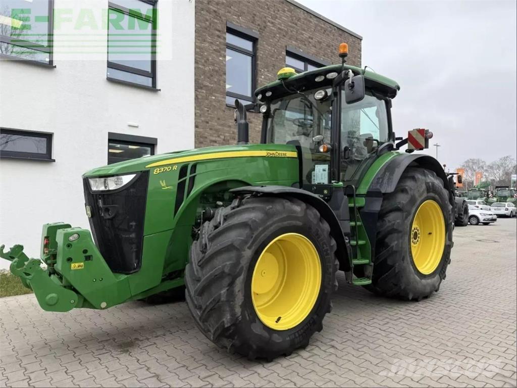 John Deere 8370 r Traktory
