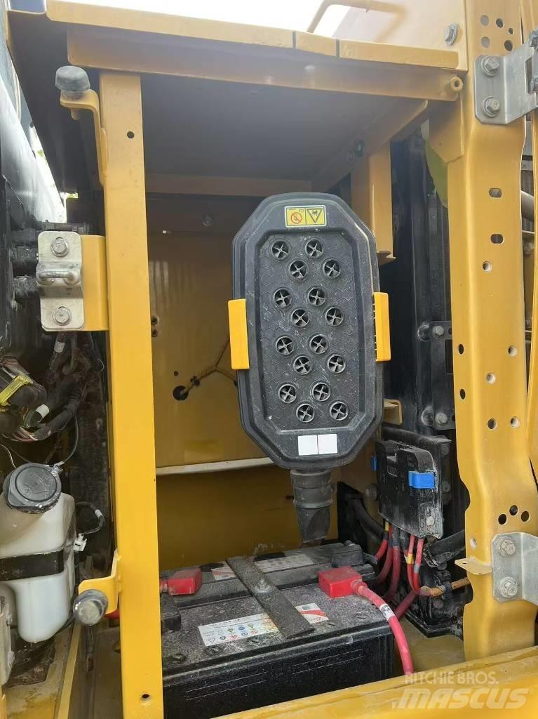 CAT 320 GC Pásové rýpadlá