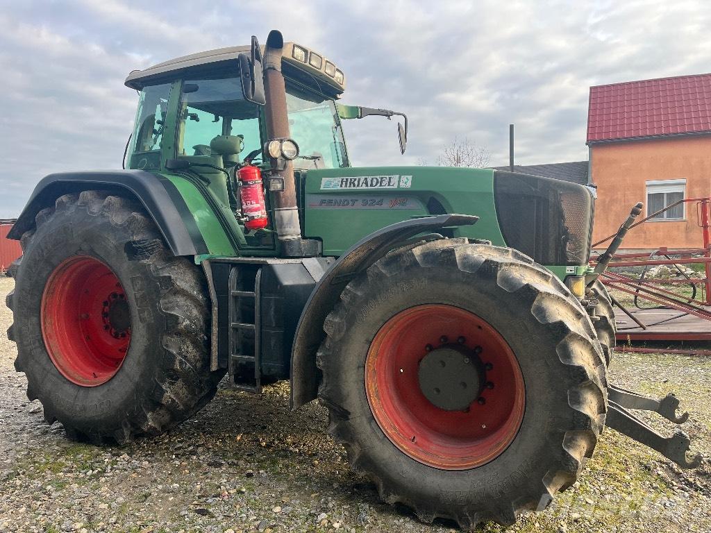 Fendt 924 Favorit Traktory