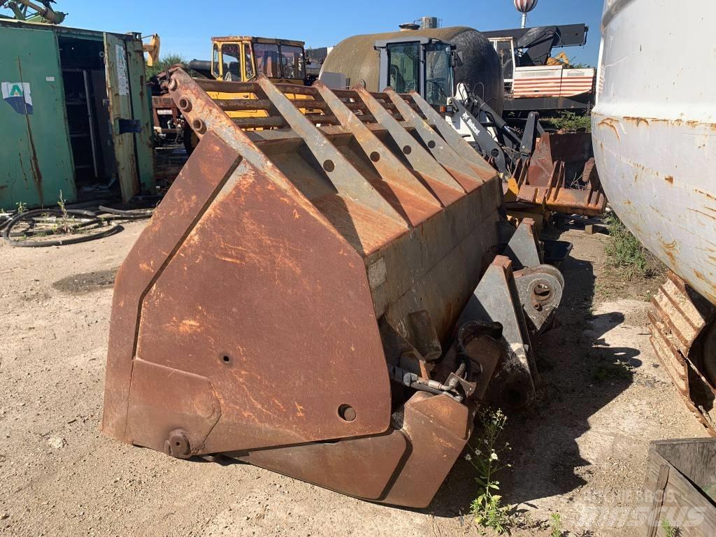Liebherr L 538 Kolesové nakladače