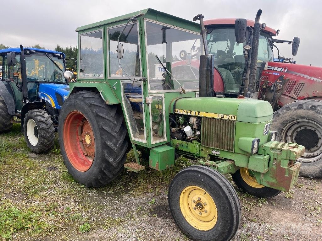 John Deere 1630 Traktory