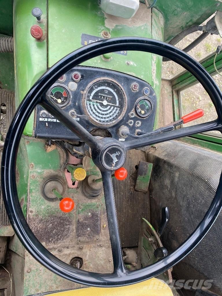 John Deere 1630 Traktory