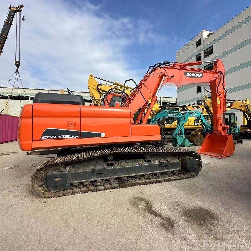 Doosan DX 225 LC-9C Pásové rýpadlá