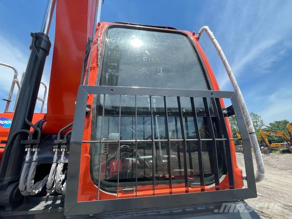 Doosan DX 300 Pásové rýpadlá