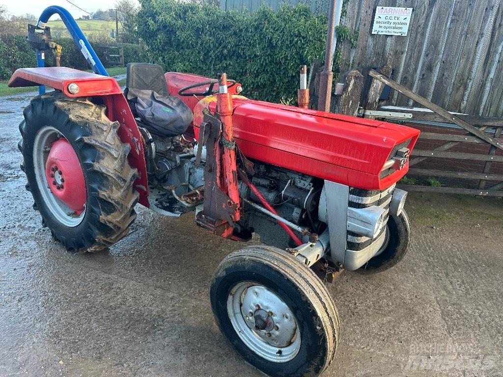 Massey Ferguson 135 Traktory
