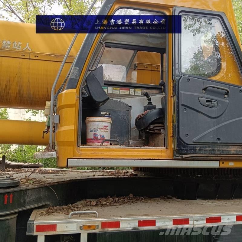 Sany STC 1000A Univerzálne terénne žeriavy