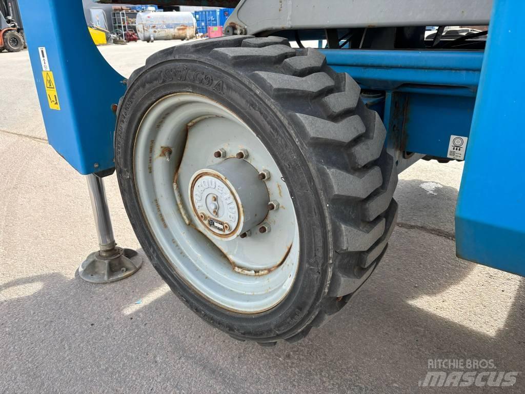 Genie GS 4390 RT Nožnicové zdvíhacie plošiny