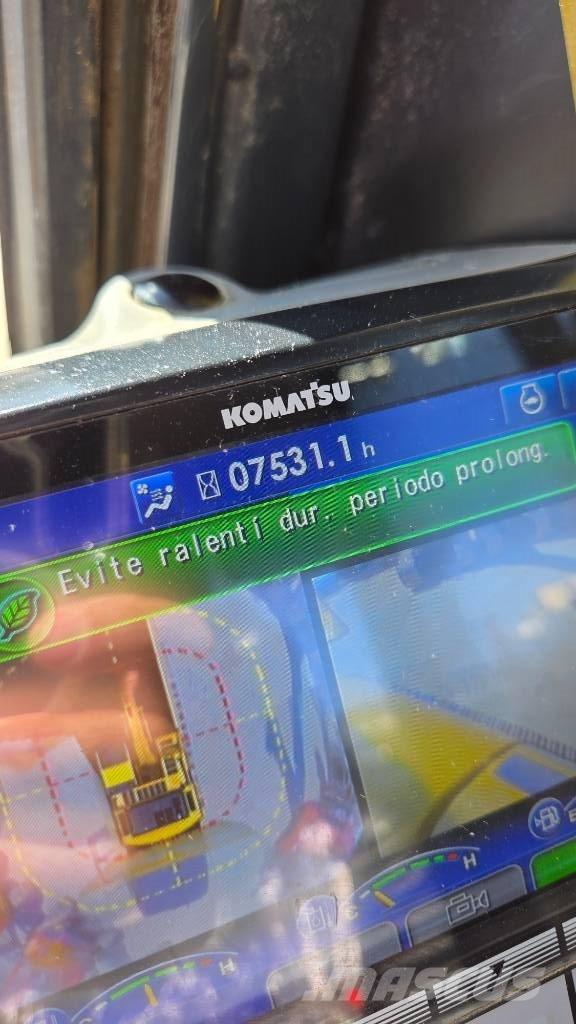 Komatsu PC 210 LC-11 Pásové rýpadlá